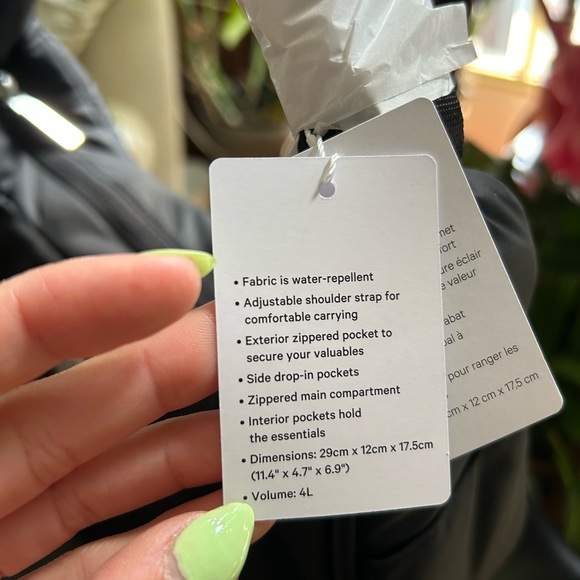 BNWT Mini Nylon Shoulder Bag Lululemon Black - Picture 7 of 7